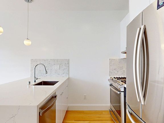 4th image of 1294 Grove St #204