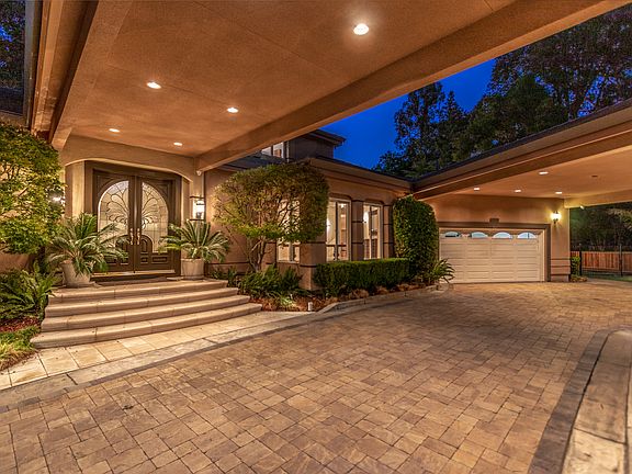5th image of 819 Oak Manor Ct