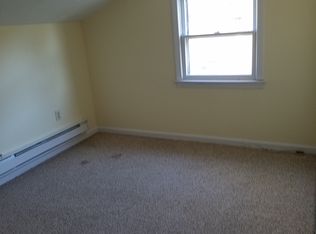 15 Walnut St, Clinton, CT 06413