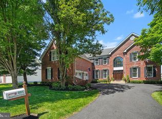 221 Hazeltine Cir, Blue Bell, PA 19422
