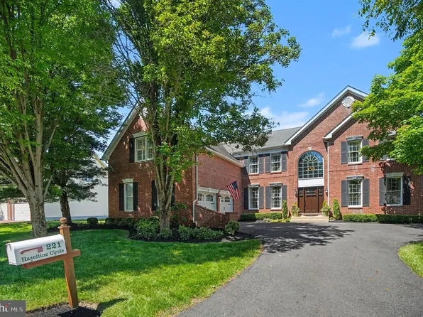 221 Hazeltine Cir, Blue Bell, PA 19422