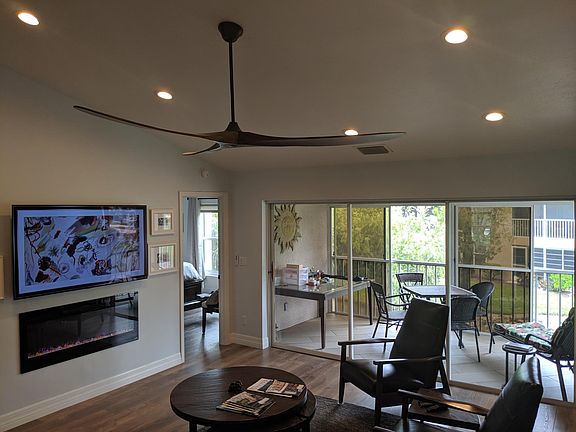 3rd image of 9832 Luna Cir APT 203