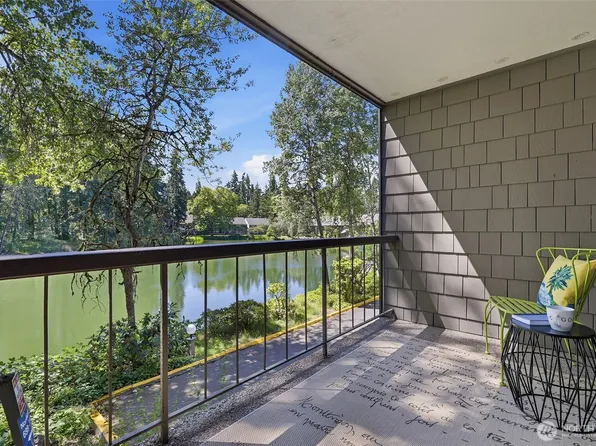 6858 139th Avenue NE #705, Redmond, WA 98052