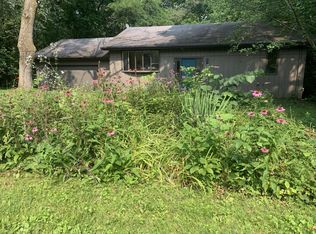 1315 Wildwood Ln, Mahomet, IL 61853