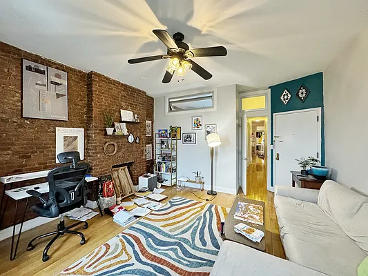 Rented by Pear NYC LLC | media 31