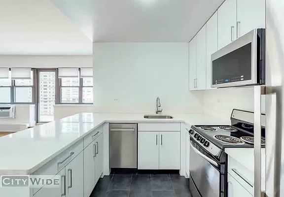 3rd image of 219 E 69th St #S