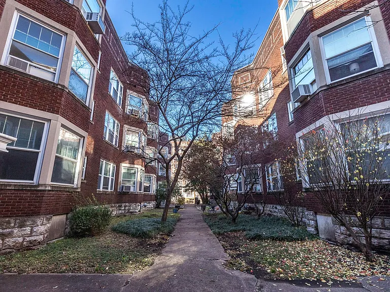 Cavalier Apartments — Photo 8