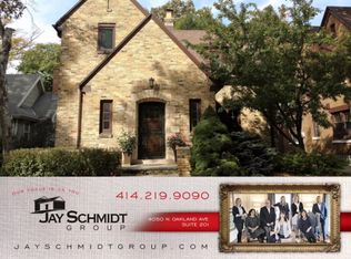 1042 E Lexington Blvd, Whitefish Bay, WI 53217