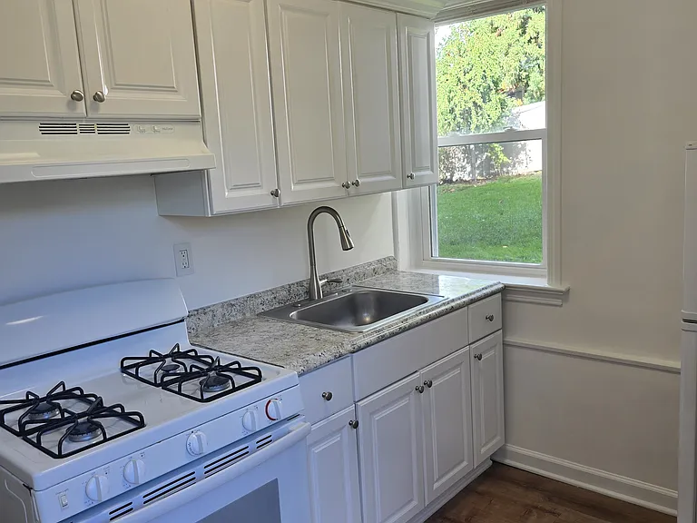 1974 Saint Georges Ave #7 — Photo 10