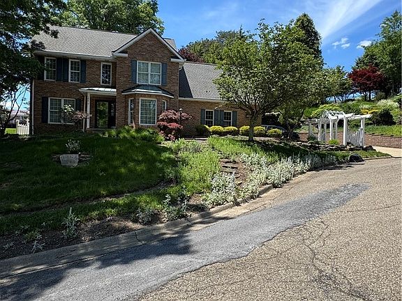 2nd image of 106 Toni Ln