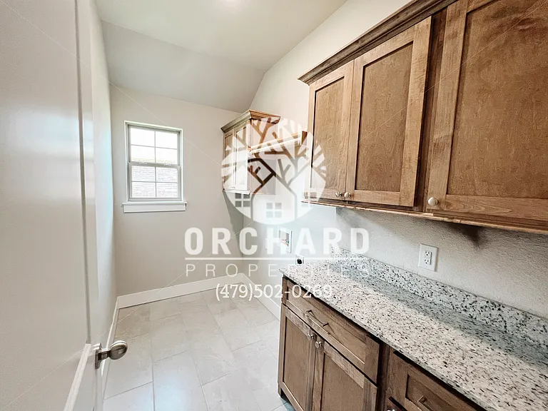 1011 Trailwood St — Photo 6