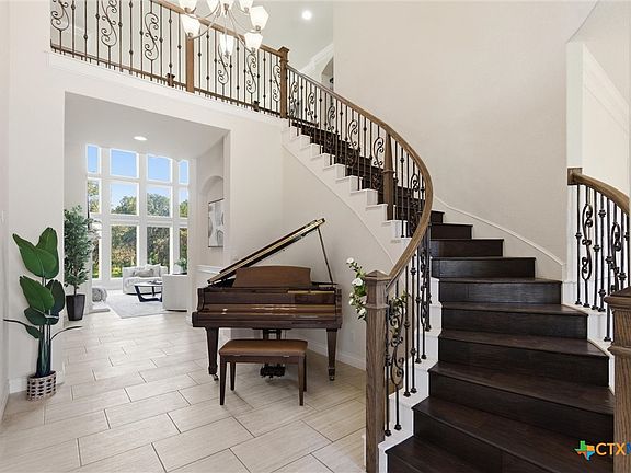3rd image of 852 Hampton Oaks