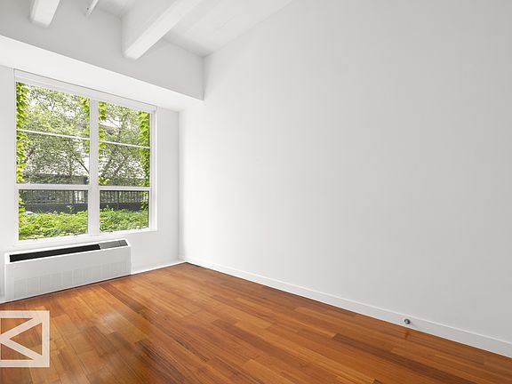 4th image of 184 Kent Ave APT B304