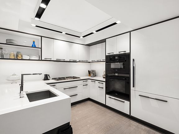 2nd image of 70 Charlton St #5C