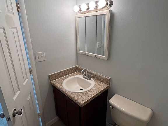 2nd image of 701 Oaklawn St APT 5