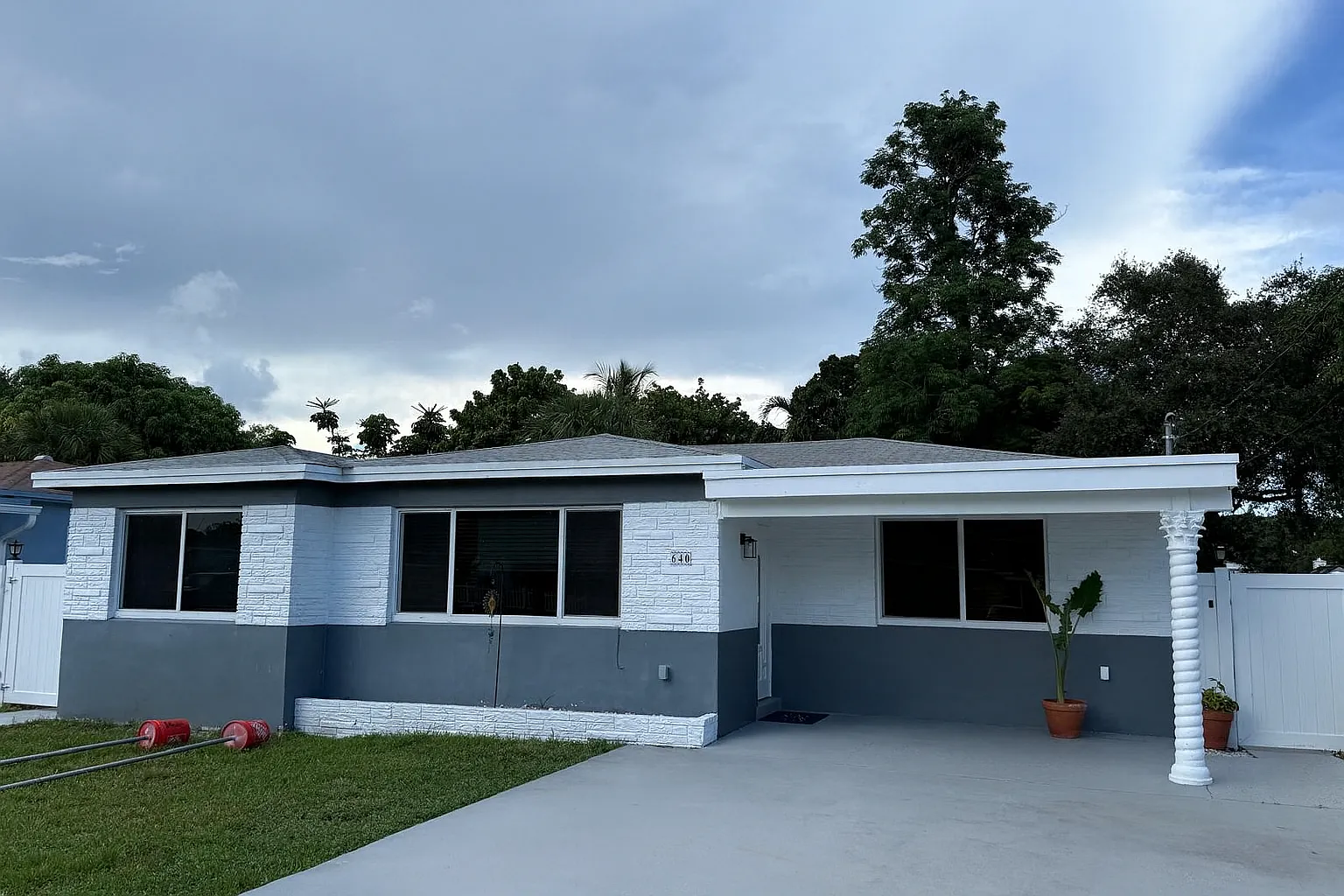 3 bed, 1.5 bath, 1400 sqft, $3,300 — Photo 1