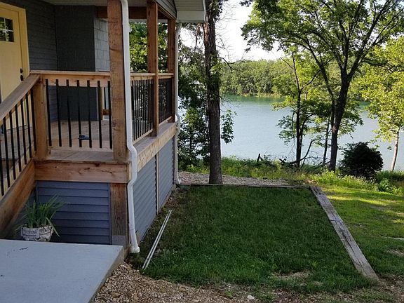 5th image of 324 Tina St