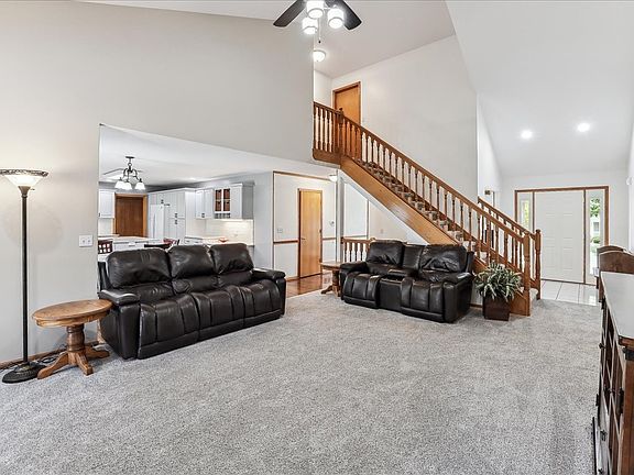 4th image of 1239 Bentwood Ct