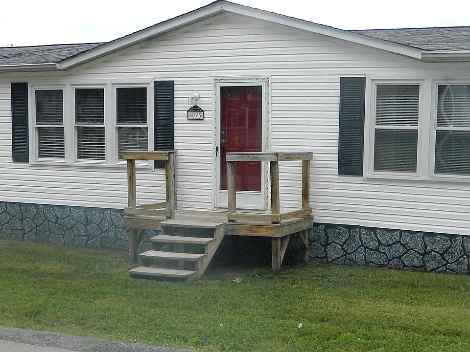 1st image of 6025 Aspen St