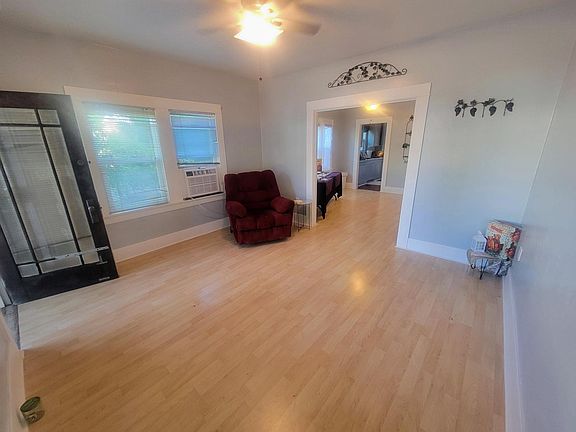 4th image of 317 N Grant St