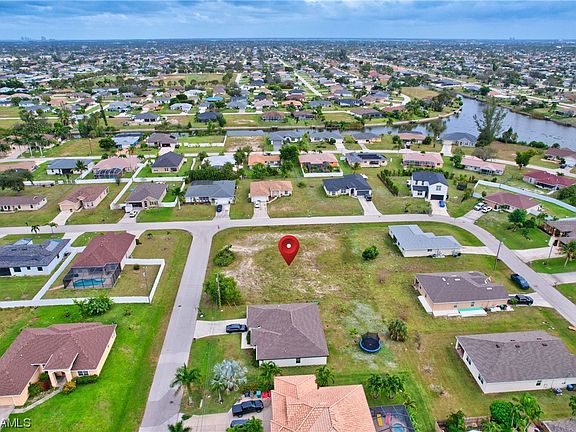 4th image of 516 SW 30th Ter