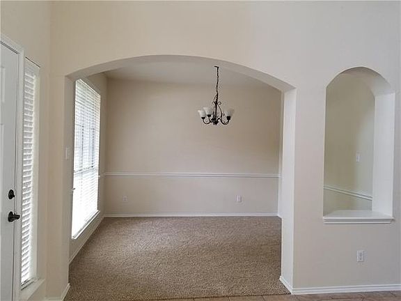 4th image of 5630 Westwood Ln
