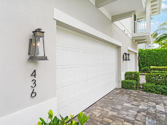 3rd image of 436 NE WAVECREST Way