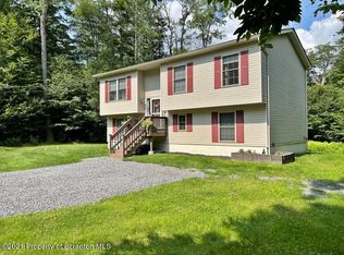 56 Lyman Ln, Clifton Township, PA 18424