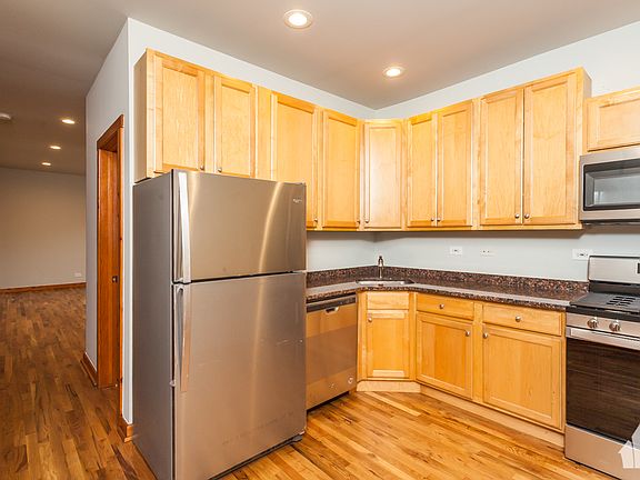 5th image of 1521 N Bosworth Ave #3B