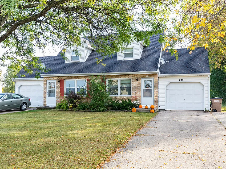 850-852 N Oakwood Rd