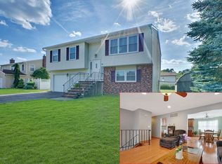 25 Tamarack St, Howell, NJ 07731