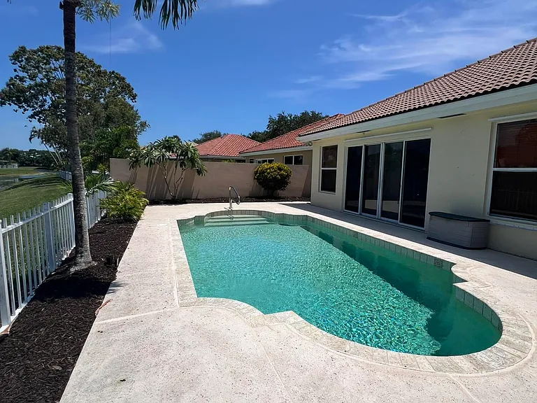 244 Hampton Pl — Photo 30