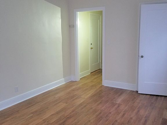 Opening to the entry hallway