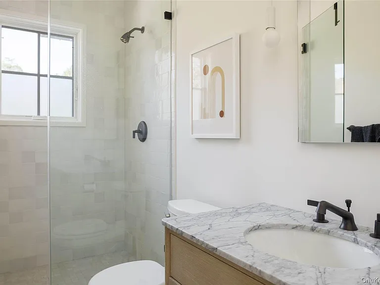400 Youngs Rd — Photo 15