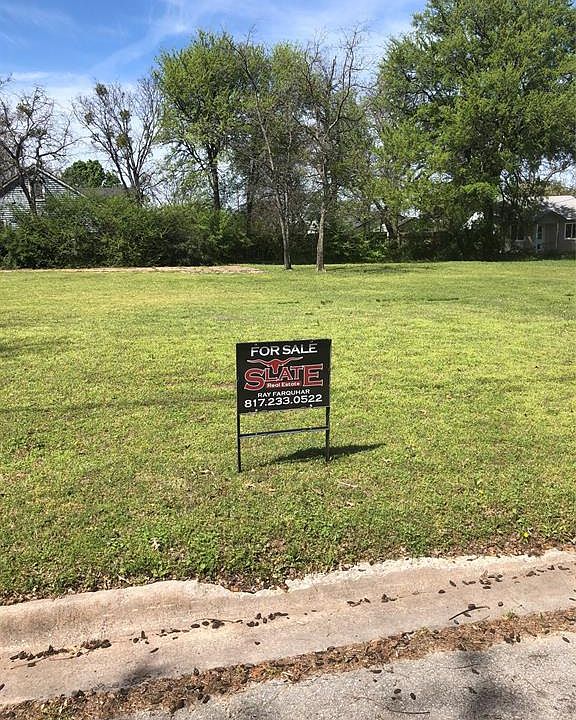 1st image of 907 E Tarrant St Lot 3