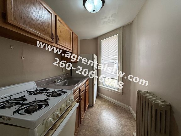 5th image of 1001 Lincoln Ave #1