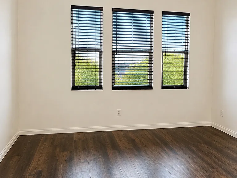 1300 R St #8 — Photo 11
