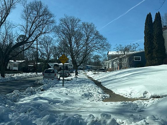 4th image of 5014 Macon Rd