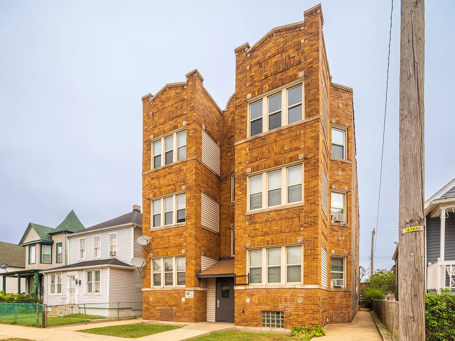 3 bed, $1,500 — Photo 3