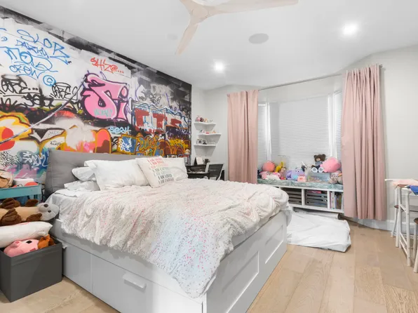 121 The Promenade image 18 of 26