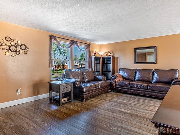3rd image of 1520 Vista Ridge Dr