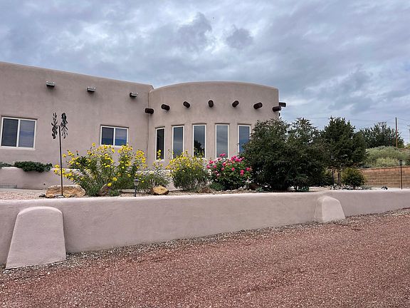 4th image of 1324 N Loma Del Cielo NW
