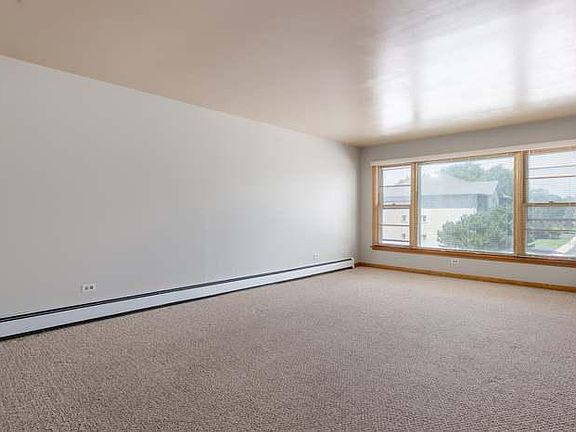 5th image of 5217 W 87th St #2