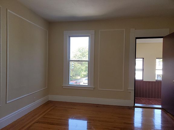 3rd image of 90 Sylvan Ave