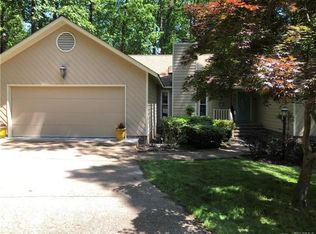 4500 Sandy Oak Ter, Chester, VA 23831