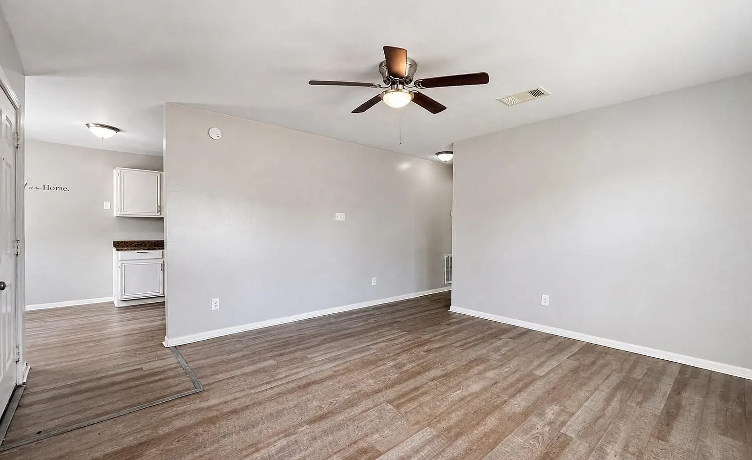 3 bed, 1.0 bath, 1048 sqft, $1,450 — Photo 4
