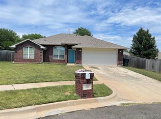 1705 Teakwood Cir, Norman, OK 73071
