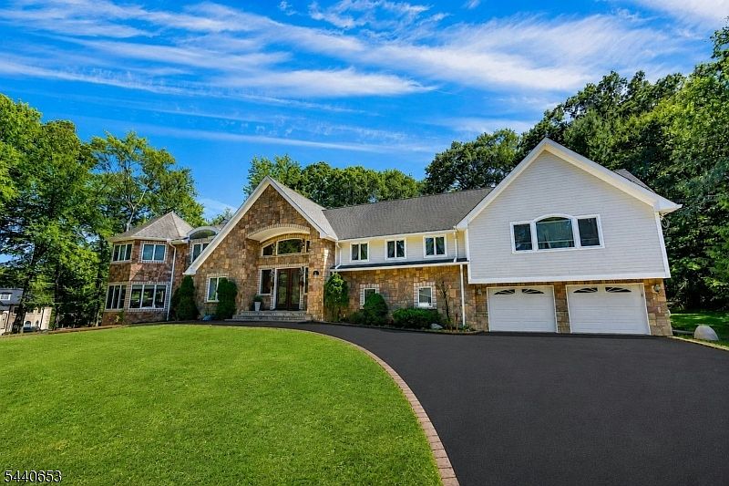 1st image of 252 Mabel Pl