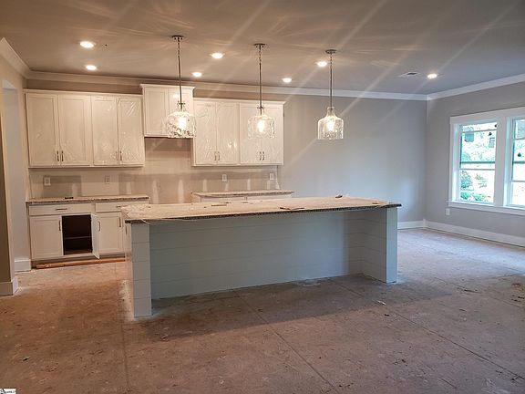 2nd image of 318 Loxley Dr