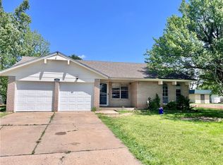 208 Cagle St, Moore, OK 73160